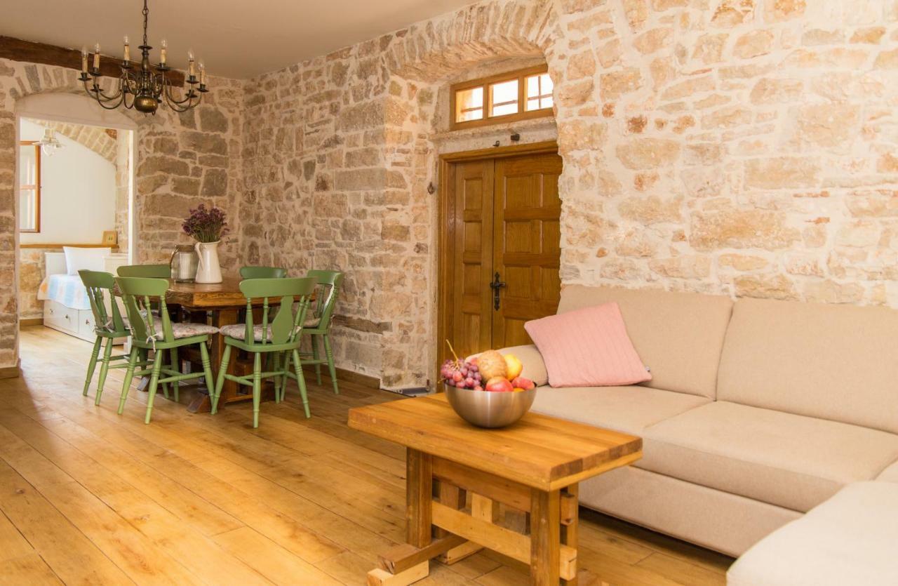 Villa Di Piazza Višnjan Eksteriør billede